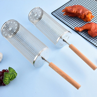 2 Cestos Rotativos de Aço Inoxidável para Grelhar, Gaiola de Malha para Churrasco com Cabo Longo de Madeira para Legumes, Batatas Fritas e Asas de Frango