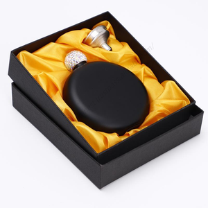 Venta al por mayor LMK183 Mini botella portátil redonda de 5oz, de acero inoxidable, con tapa de diamantes de imitación, para whisky, con forma colorida, para bolsillo. - Product Image 3