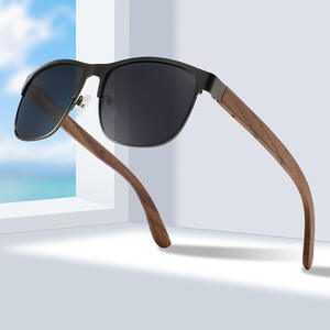 Lunettes de soleil ovales unisexes de style européen avec monture en acier inoxydable et branches en bois, verres TAC noirs polarisés UV400 pour la protection solaire - Product Image 5