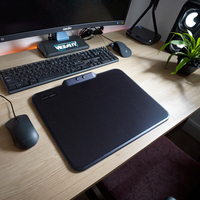 Tapis de souris de jeu à DEL avec chargement RVB Surface ultra-lisse Base en caoutchouc antidérapante alimentée par USB RGB Glow pour PC/jeux de bureau