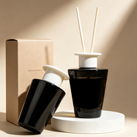 Grande bouteille diffuseur en verre de 200 ml et 500 ml pour l'aromathérapie et la fragrance d'intérieur, forme et logo personnalisés