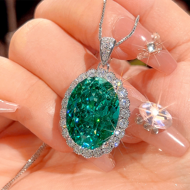 Pendentif vert Platinum Parra avec chaîne