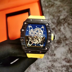 Orologio al Quarzo da Uomo Bestseller Transfrontaliero con Tre Lancette, Cassa in Lega Luminosa da 45mm, Stile Sportivo Europeo-Americano, Cinturino in Silicone - Product Image 1