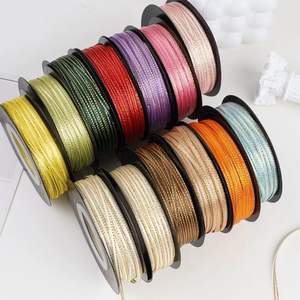 Signet de ruban de soie de polyester de 3mm à bord doré <span class=keywords><strong>double</strong></span> face fait à la main solide rouge mince ruban arc décoratif bricolage pour rubans cadeaux - Product Image 4