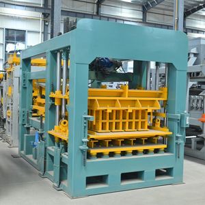 Máquina Multifuncional para la Producción de Ladrillos de Cemento QT8-15 en Varios Tamaños - Product Image 1