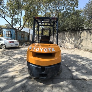 Chariot élévateur Toyota d'occasion diesel de 3 tonnes, original japonais, en bon état, chariot élévateur Toyota FD30 Offre Spéciale d'occasion - Product Image 2