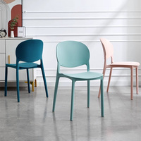 Leichter Stapelbarer Wasserdichter Moderner PP-Stuhl Umweltfreundliches Langlebiges Design für Hotel Einkaufszentrum Schule Esszimmer Café Garten Terrasse