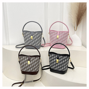 2025 <b>Women's</b> New Fashionable Trendy Printed <b>Bucket</b> <b>Bag</b> Large Capacity Crossbody Shoulder Shopping <b>Bag</b> Versatile Lady Style - Product Image 1