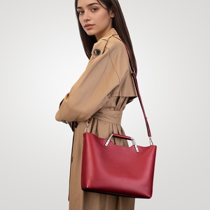 2026 Designer grands sacs fourre-tout produits en gros en vrac femmes grands sacs à main en cuir véritable dames sac à bandoulière grossistes - Product Image 4