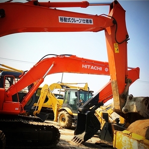 Excavateur sur chenilles Hitachi EX200-3 d'occasion aux excellentes performances - Product Image 4