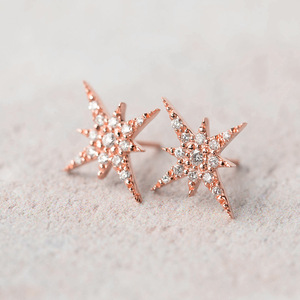 Orecchini a Perno Minimalisti con Zirconi a Forma di Stella a Otto Punte, Gioielli Chic da Donna per Uso Quotidiano e Regalo - Product Image 2