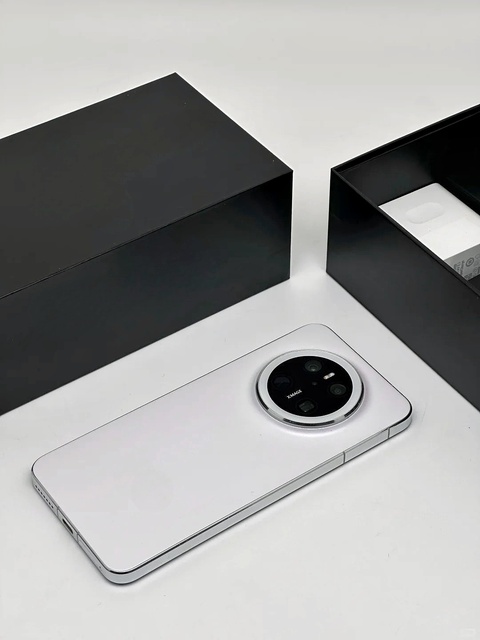 New Mate 70 6.7" OLED 120Hz 50MP Rear Four Cameras 5300mAh 66W Wired 50W Wireless HarmonyOS 4.3 NFC 5G Cell Phone