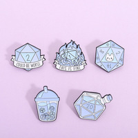 Jeu japonais donjon de chat Dragon dés Anime Badges Manga broches pour femmes bijoux de mode émail doux épinglette