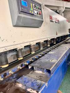 Cisaille hydraulique 4*3200 à bas <span class=keywords><strong>prix</strong></span> pour la découpe de plaques d'acier métalliques, dispositif de calibre arrière pour application industrielle - Product Image 5