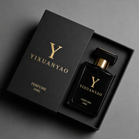 Flacon de parfum en verre noir de 30 ml, 50 ml, 100 ml avec collier doré, logo personnalisé, pompe pulvérisatrice et emballage de luxe en boîte cadeau