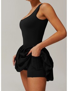 Gaun Skort Atletis Tanpa Punggung Seksi - Model Ramping dengan Saku Samping, Menyerap Keringat & Bernapas untuk Yoga & Lari - Product Image 1