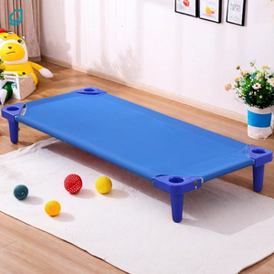 Cama de bebé para niños, juego de cuna de guardería, fabricante de cama estándar, tela superior, niños, guardería, escuela, muebles apilables para niños, azul - Product Image 1