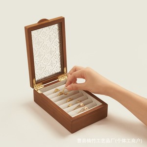 Boîte à bijoux en bois avec compartiments pour bagues, pour rangement et présentation, design uni, taille personnalisable - Product Image 2