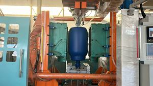 Machine de fabrication de fûts entièrement automatique GREAT de 200 <span class=keywords><strong>litres</strong></span>, moulage par extrusion-soufflage pour fûts en plastique HDPE de 220 L avec anneau double en L pour produits chimiques - Product Image 3
