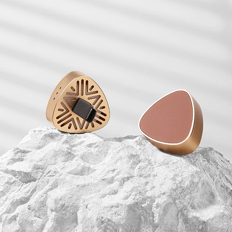 โกลเด้น