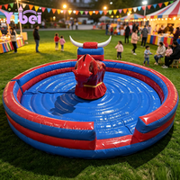 Taureau mécanique gonflable commercial avec matelas de sécurité pour location de fête foraine, événement de parc d'attractions
