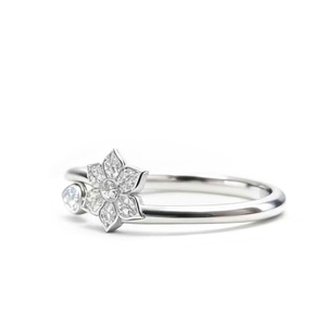 [Hong Kong International Jewellery Show]Vintage Daffodil-Inspired Sterling Silver <b>Statement</b> <b>Ring</b> with Cubic Zirconia Accents - Product Image 2