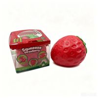 Groot formaat 14 cm gesimuleerd aardbeivormig fruit decompressiespeelgoed meisje knijpstressverlichting bal speelgoed