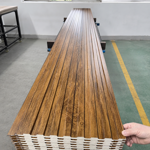 Revêtement métallique décoratif avec <span class=keywords><strong>isolation</strong></span> en mousse de polyuréthane pour la rénovation d'appartements et les extérieurs de maisons modernes, panneau sandwich - Product Image 2