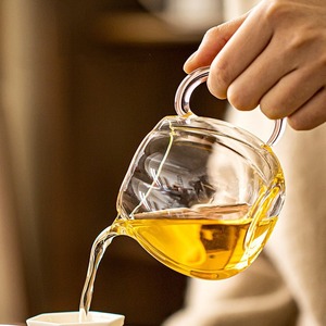 Jarra de té de vidrio redonda de alta transparencia con mango colorido para accesorios de ceremonia del té y uso en fiestas - Product Image 4