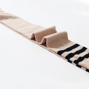 Calzini da donna alla moda sopra il ginocchio con tre strisce stile giapponese colore puro autunno inverno <span class=keywords><strong>calze</strong></span> all'ingrosso per gli studenti - Product Image 3