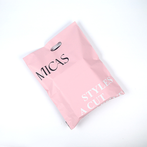 Buste di Spedizione in Polietilene Riciclato Impermeabili Rosa Chiaro di Lusso con Logo Personalizzato per Imballaggio Scarpe - Product Image 1