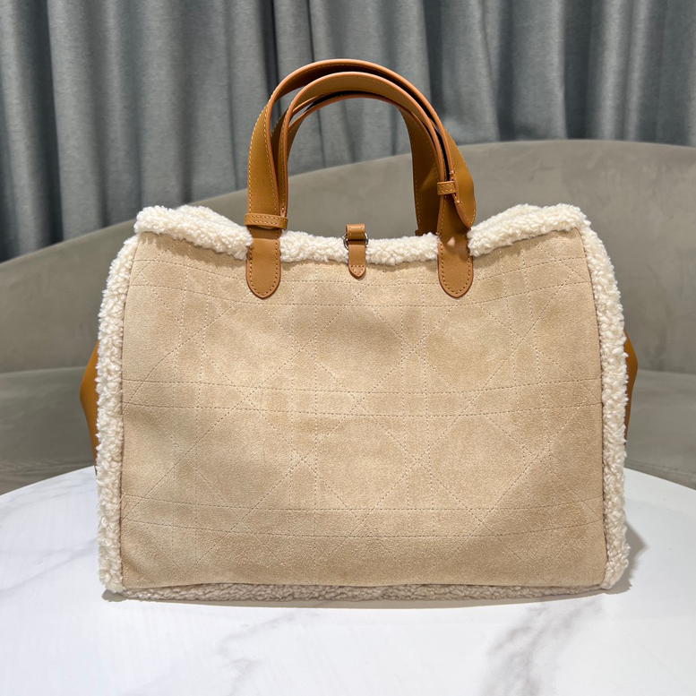 โกลเด้น