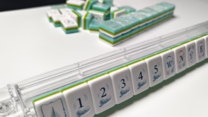Ensemble de Mahjong Américain Personnalisé de Luxe Moderne, Thème Corail Marin, en Acrylique Pliable, Écologique, Portable, pour 4 Joueurs, Résistant à l'Eau - Product Image 4