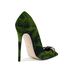 <span class=keywords><strong>Scarpe</strong></span> con tacco alto da <span class=keywords><strong>donna</strong></span> alla moda in <span class=keywords><strong>Denim</strong></span> Tie-Dye a punta con lussuosi stili a catena spessa in metallo - Product Image 5