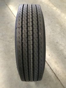 Pneu 215 75 R17.5 235 75 R17.5 215/75R17.5 HAWKWAY Pneus de camion pour véhicules utilitaires HAWKWAY R17.5 275/70R22.5 255/70R22.5 235 75 R - Product Image 1