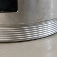 Cylindre irrégulier fileté usiné CNC de précision sur mesure pour boîtier de raccordement robuste de machines industrielles