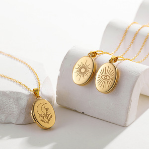 Collier médaillon en or Collier médaillon de <span class=keywords><strong>livre</strong></span> photo en acier inoxydable plaqué or 18K avec mauvais œil, <span class=keywords><strong>soleil</strong></span> - Product Image 1