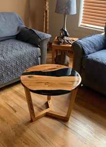 Mesas Artesanales de Resina y Madera, Elaboradas con Precisión a partir de Madera Maciza y Resina, que Ofrecen un Diseño Elegante y Duradero - Product Image 4