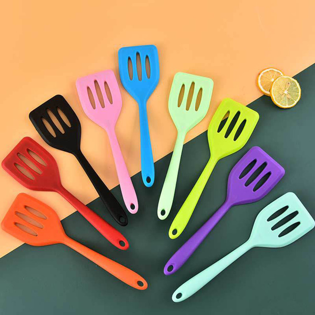 Non-stick Small Silicone Turner High Heat Resistant Slotted Spatula Flexible Flipper Mini Slotted Egg Spatula for Kitchen