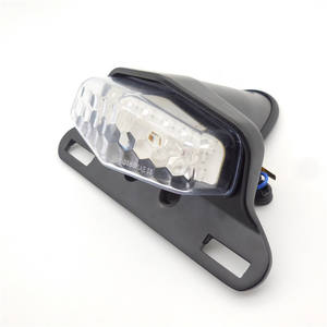 Feu arrière de moto LED intégré trois-en-un : feu stop, feu de position et éclairage de plaque d'immatriculation - Product Image 1