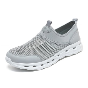 Zapatillas de malla huecas unisex al por mayor para primavera y verano, zapatillas ligeras de talla grande para correr y uso diario - Product Image 1