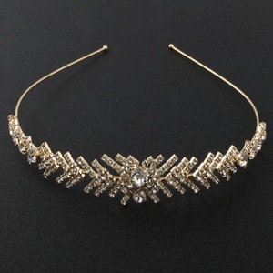 Diadème de <span class=keywords><strong>mariée</strong></span> élégant style Europe-Amérique <span class=keywords><strong>avec</strong></span> strass et feuilles, simple et tendance, pour banquets et mariages - Product Image 4