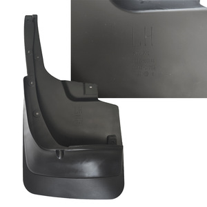 Garde-boue Land Cruiser LC200 2008-2015 en plastique noir pour mise à niveau et modernisation - Product Image 2