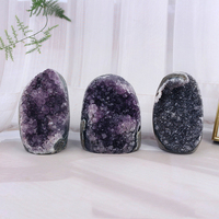 Vente en gros de cristaux de guérison géode d'améthyste Cadeau unique Géode d'améthyste artisanale petite taille pour Fengshui