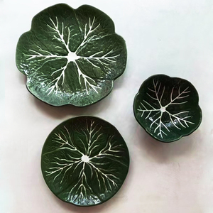 Service de table <span class=keywords><strong>portugais</strong></span> à motif chou vert, assiettes et bols en céramique style vintage. - Product Image 2