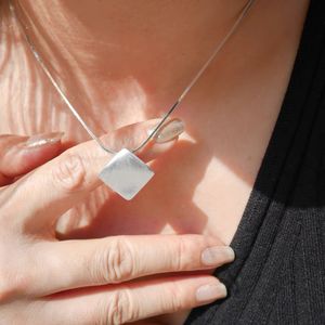 Collar Geométrico con Forma de Rombo, Mate, Plata S925, para Mujer, Minimalista, Cadena de Serpiente Cuadrada, para Uso Diario - Product Image 3