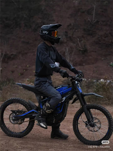 Nouvelle Moto Tout-Terrain Électrique Talaria Sting R MX4 8000W 60V 45Ah Puissante, Prête à l'Expédition, Vélo Cross Haute Vitesse - Product Image 4