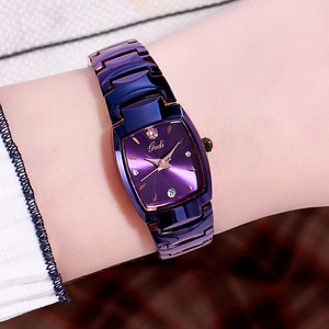 Reloj de pulsera ligero para mujer, nuevo y moderno, con incrustaciones de diamantes, compacto, con correa de acero. - Product Image 3