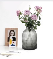 Vase en verre cristal décoratif, design simple, transparent, moulé par soufflage, pour la décoration intérieure, les arrangements floraux et hydroponiques, idéal pour les événements professionnels et les festivals.