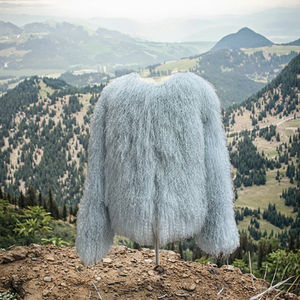 บริการ OEM เสื้อโค้ทขนสัตว์คุณภาพสูงสำหรับผู้หญิง มีทุกขนาดและทุกสี ขั้นต่ำในการสั่งซื้อน้อย ราคาสมเหตุสมผล สวมใส่ง่าย ดูหรูหรา - Product Image 3